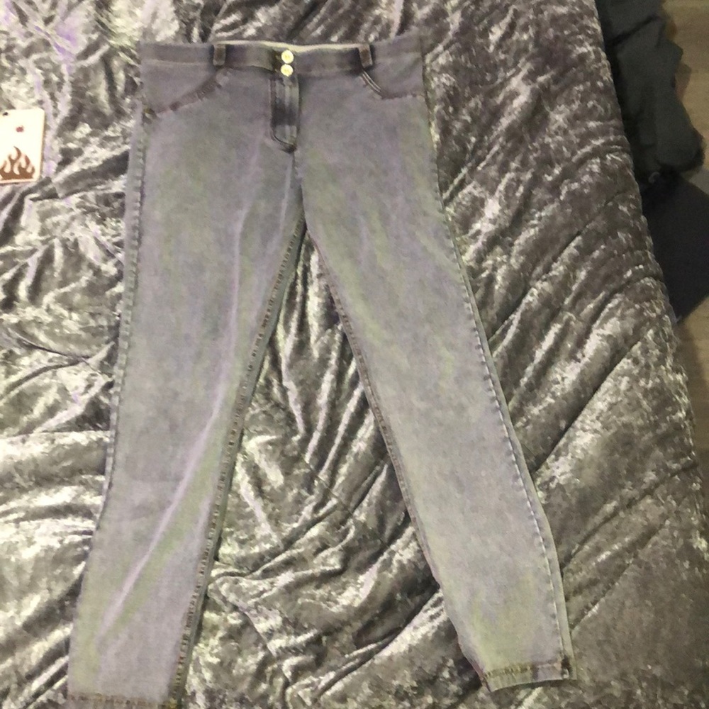 Freddy jeans size women’s 14 stretchy light grey booty enhance stretch